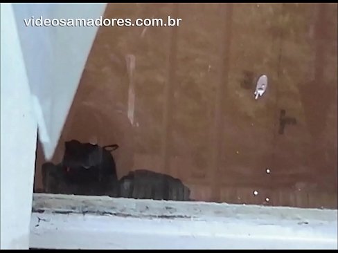 ❤️ Home cachondo mirando á súa moza con outro mozo, gravando un vídeo de carallo sen molestar á parella ❤ Porno na pornografía gl.vanalize.ru ❤